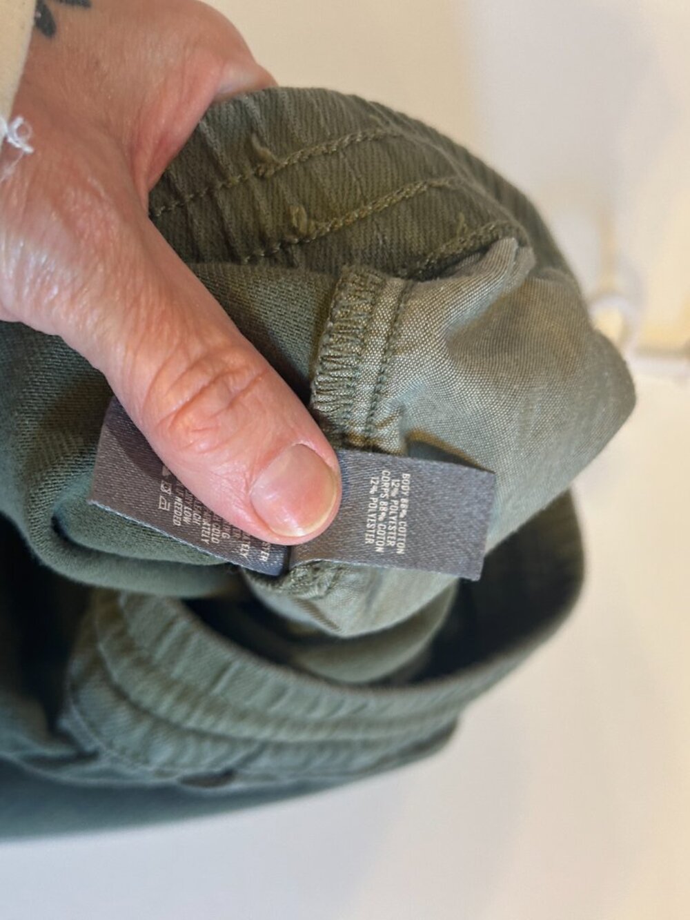 Aerie Olive Green Frayed Hem Shorts Size M Drawstring Elastic Waist Casual - Picture 5 of 7